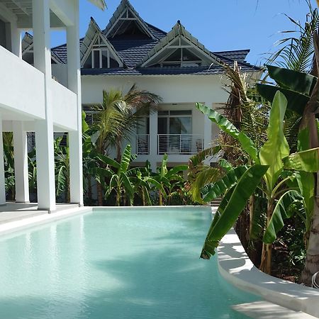 Kobe House Bed & Breakfast Джамбиани Екстериор снимка