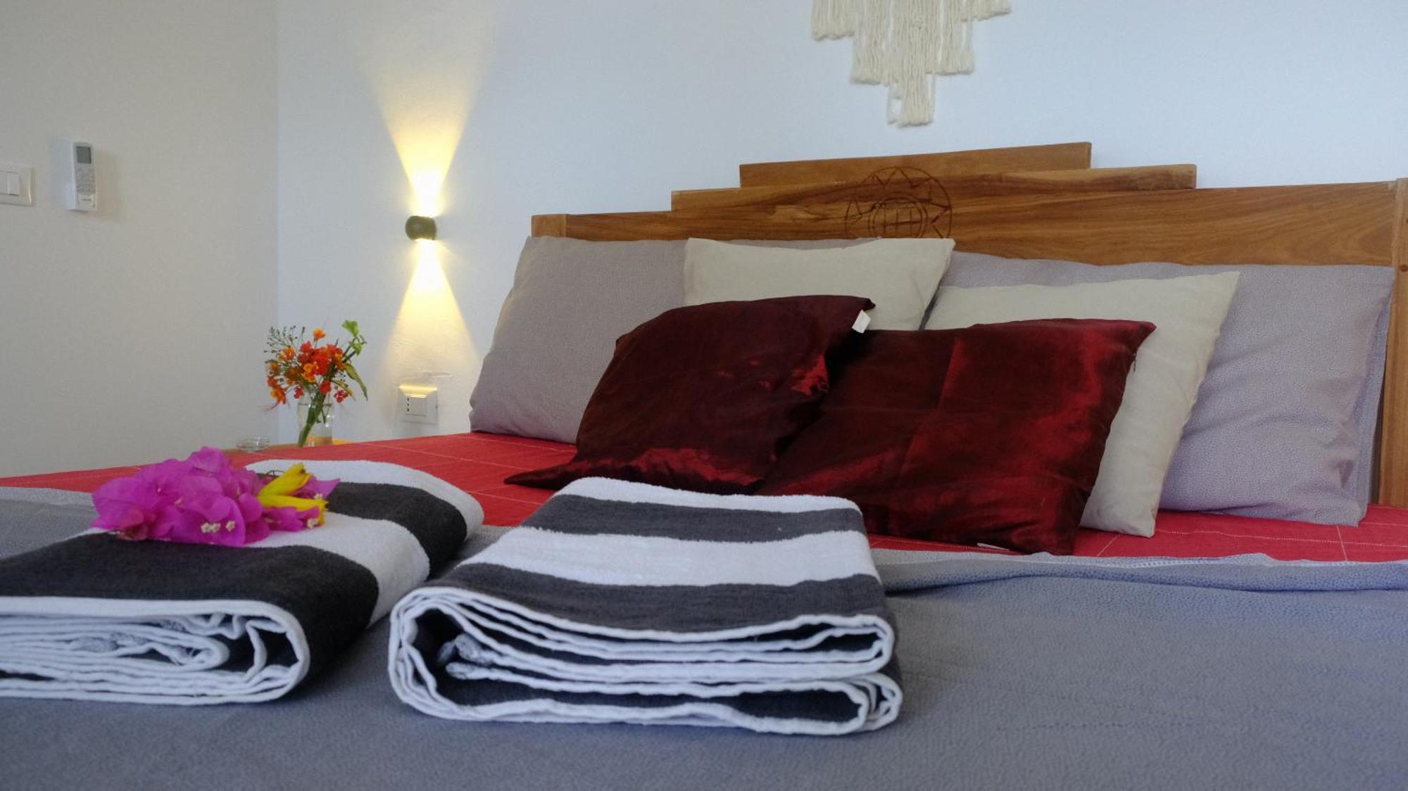 Kobe House Bed & Breakfast Джамбиани Екстериор снимка